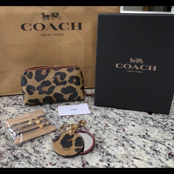 NIB ❤️last one❤️Authentic Coach Gift Set - Picture 3 of 8